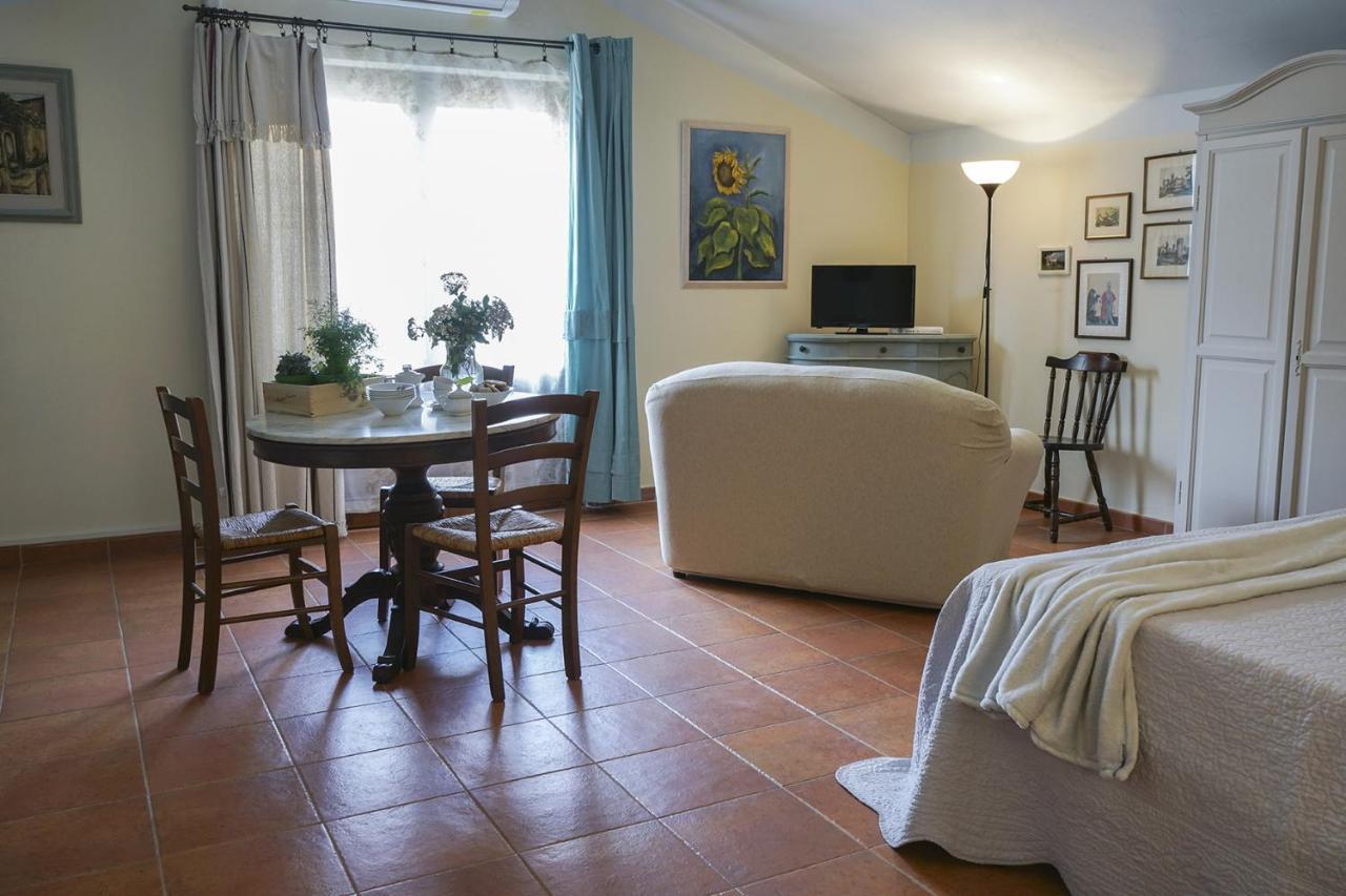 Locanda Degli Alberi Sassetta Eksteriør billede
